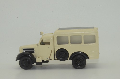 RARO! Fenomeno camion ambulanza granito fatto a mano 1/43 - Foto 2 di 3