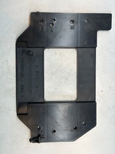 Mercedes Benz W210 E-Klasse Halterung Steuergeräte 2105454140 K748