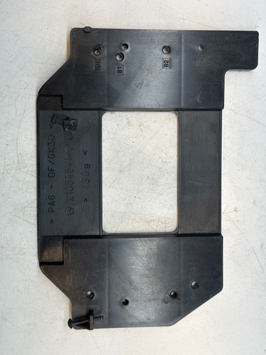 Mercedes Benz W210 E-Klasse Halterung Steuergeräte 2105454140 K748