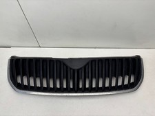 Calandre Skoda SUPERB
