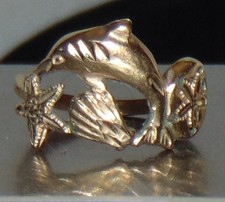 Vintage 14K Yellow Gold Dolphin Seashell Starfish Etched Ring 2.5g