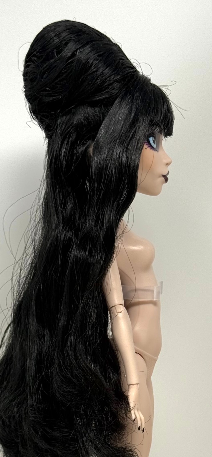 Monster High 2025 Skullector Elvira Mistress of the Dark Nude Doll Bat Tattoo