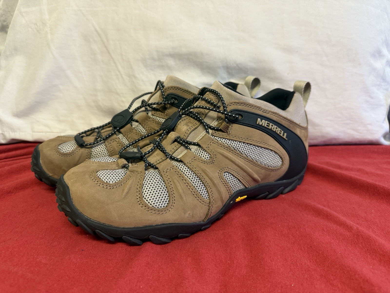 Merrell Chameleon 8 Stretch Hiking Shoes for Men - Leather & Mesh Kangaroo Design