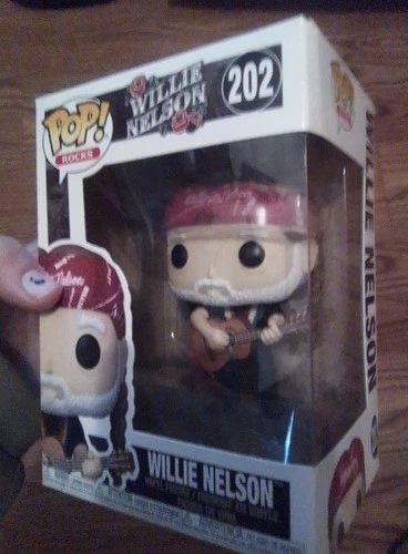 Willie Nelson w/ Bandana POP ROCKS 202 Funko Vaulted Vinyl Figure - New, w/ Wear