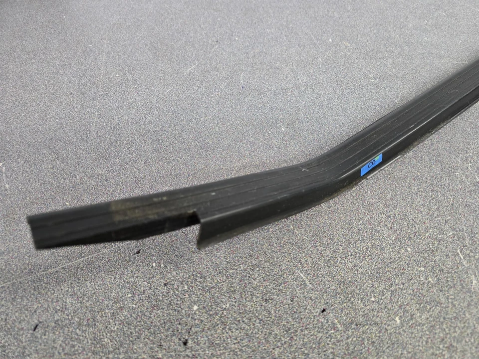 NICE USED ORIGINAL PORSCHE 924 924S 944 PASSENGERS DOOR ENTRANCE THRESHOLD #8 - Изображение 2 из 4