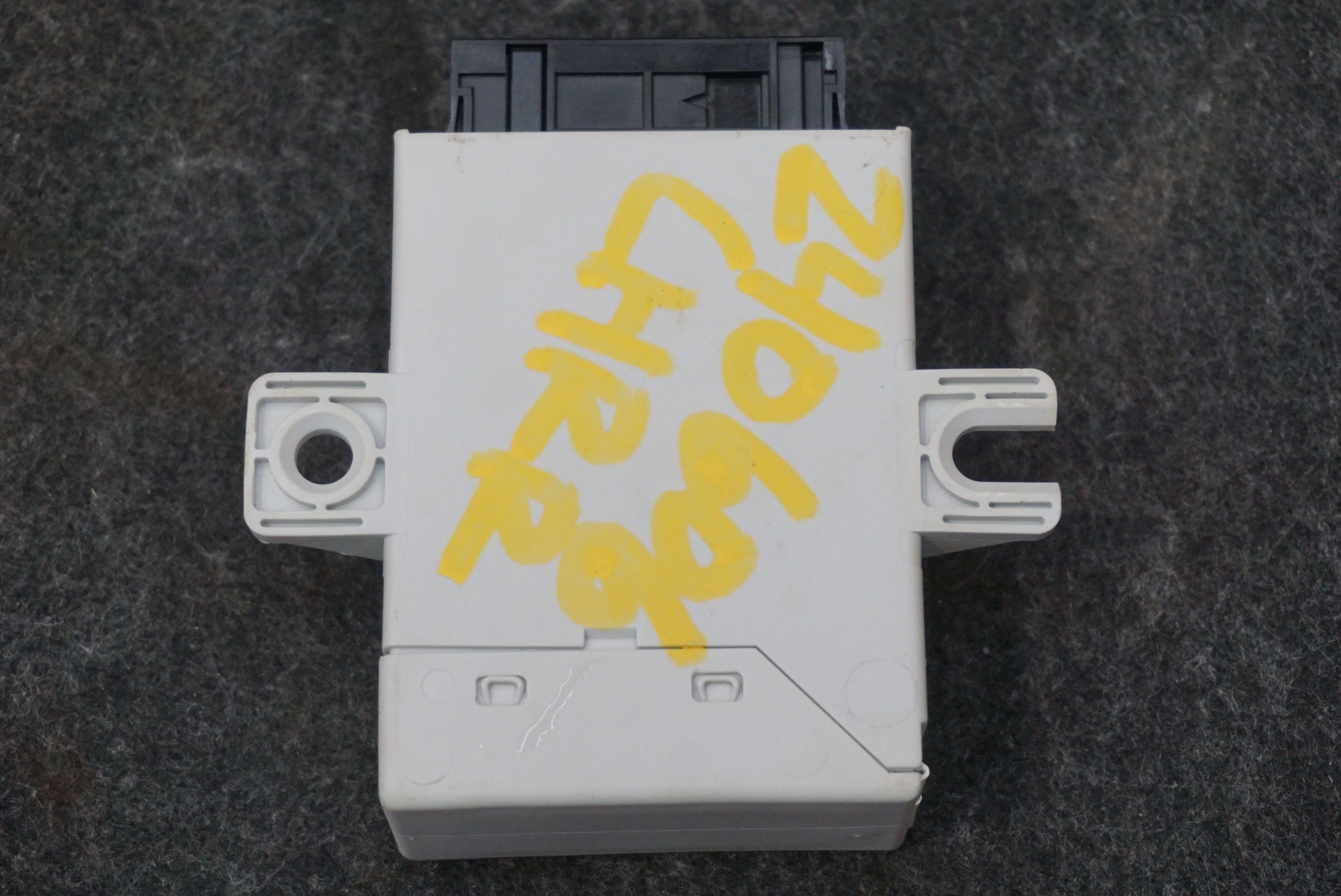Tire Pressure Monitoring System Control Module 420910273A Audi R8 42 12 08-15