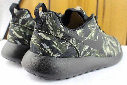 ROSHERUN PRINT MEN SIZE 7.0 LIGHT BONE NEW AUTHENTIC RUNNING SUPER RARE - Picture 5 of 9