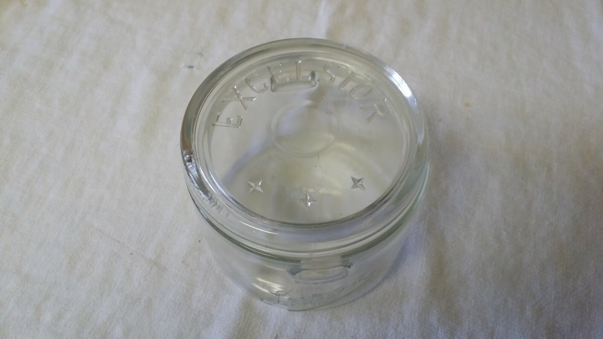 Ancien bocal en verre Le pratique aux motifs fruits années 50