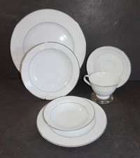 Royal Prestige White Lace 6 Piece Place Setting Platinum Trim Plate Bowls Cup