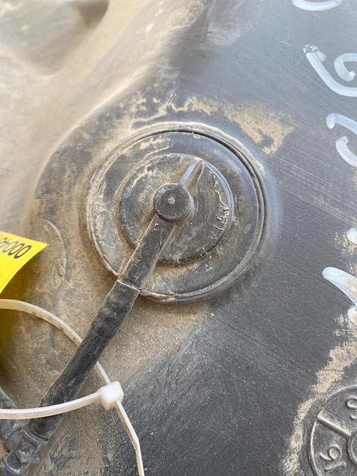 Chrysler Cirrus 1995-1997 sedán tracción delantera conjunto de tanque de combustible 2,5 L 6 cilindros negro Foto 3 de 4