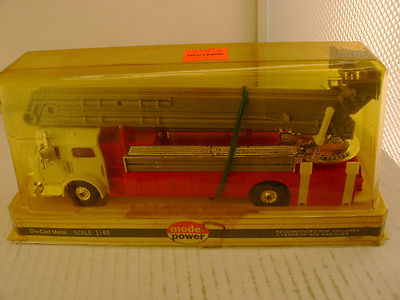 MODEL POWER PLAYART 1:48 SCAL YELLOW AMERICAN LA FRANCE FIRE ENGINE LADDER TRUCK