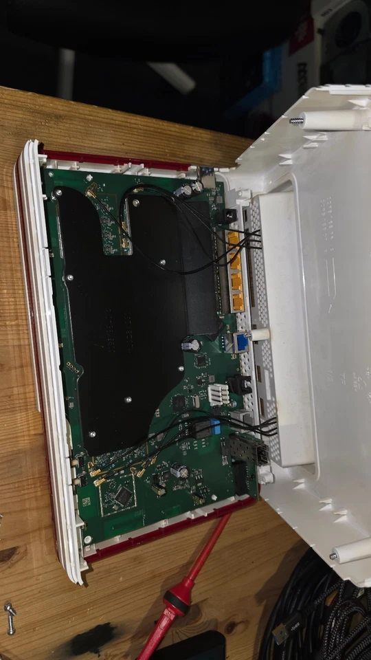 Frixtender Fritzbox 5690 Pro Prototyp 8 Antennen - Bild 2 von 3