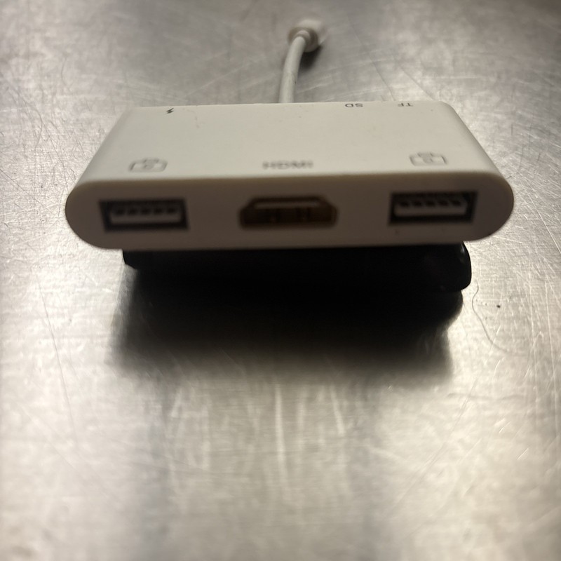 Lightning to HDMI Adapter with USB Camera~