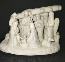 vintage 6.5" Porcelain Nativity desktop figure Pacific Rim