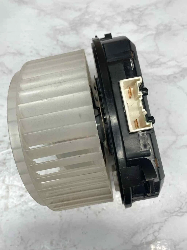 Chevrolet Equinox Soplador Motor 20 23 HVAC AC Calentador Motor Conjunto OEM 16475725 Foto 3 de 4