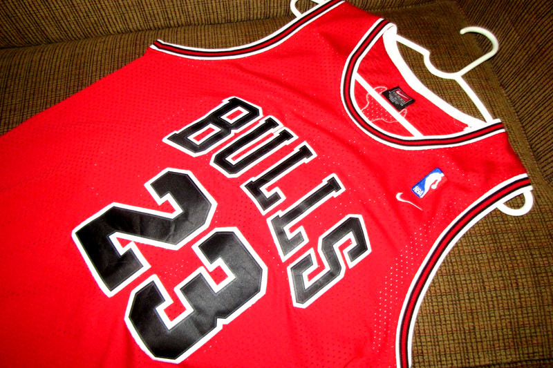 NIKE Vtg 90's Sewn Stitched CHICAGO BULLS #23 MICHAEL JORDAN Mens NBA Jersey S
