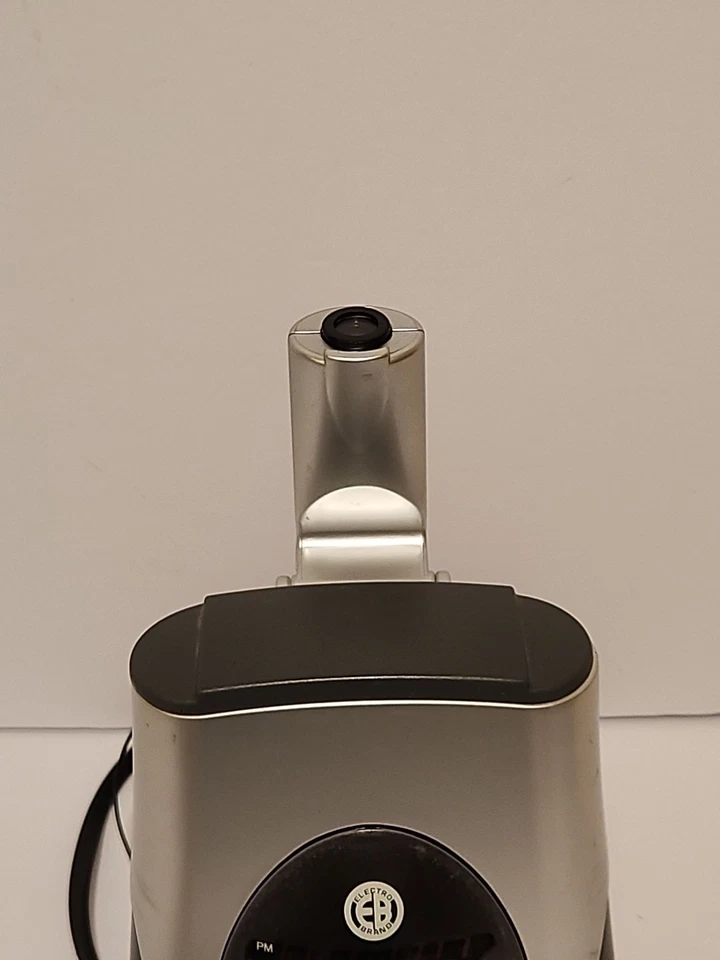 Projector alarm clock. Electro Brand Am/Fm Projection Clock Radio - Works  - Image 4 of 4