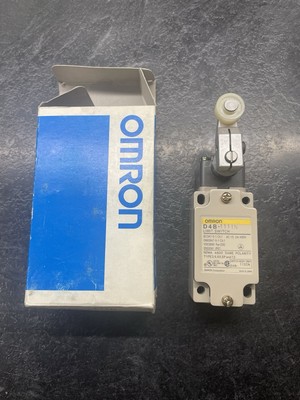 Omron D4B - 1111N Endschalter. Nagelneu in OVP. (2 x vorhanden)