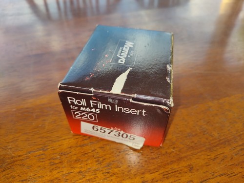 [Mint]  Possibly Never Used MAMIYA M645 ROLL FILM INSERT 220 with original box - Picture 2 of 15