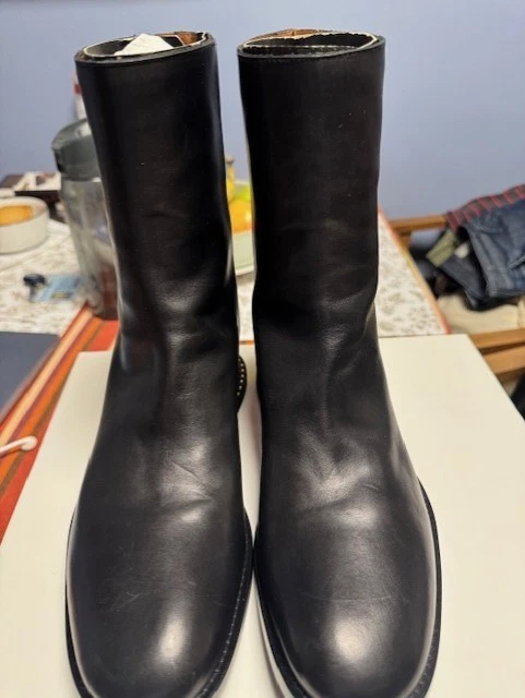 Givenchy — Givenchy chelsea boots men leather. US size 7, European size 40