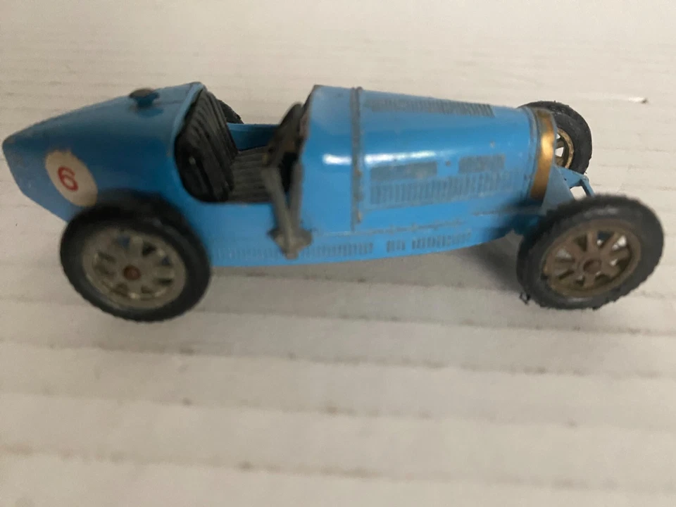 Литой под давлением гоночный автомобиль Lesney 1926 Bugatti тип 35. - Изображение 3 из 4