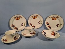 ROYAL WORCESTER EVESHAM VALE PATTERN,  JOB LOT, CUPS ,DISH, PLATES