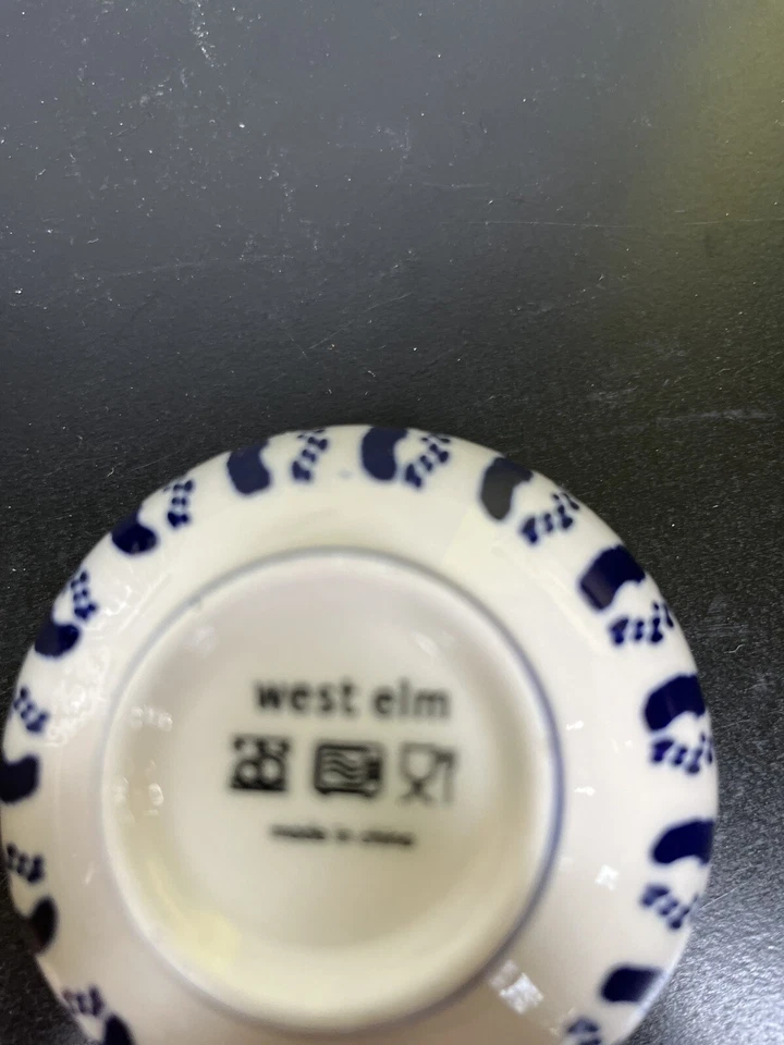 Juego de 3 cuencos West Elm cobalto/índigo azul y blanco tie dye - usados Foto 4 de 4