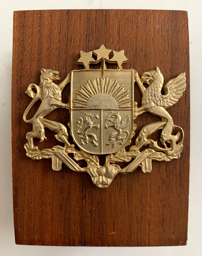 Vintage Latvian Coat of Arms Wood Letter Napkin Holder - Picture 2 of 3