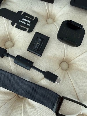 WHOOP 4.0 Fitness Tracker + Battery Pack + Charger + Band Full Set