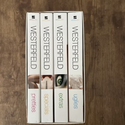 Uglies Set (4) : Uglies; Pretties; Specials; Extras by Scott Westerfeld