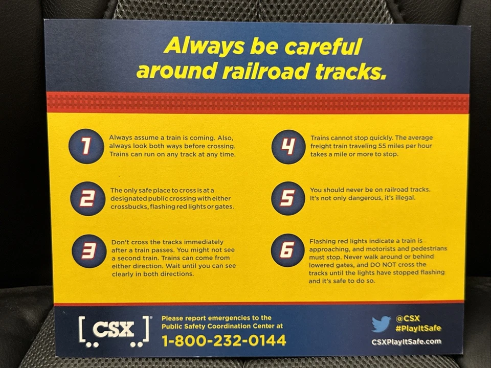 Tarjeta de héroe de NASCAR 2013 David Ragan #34 CSX Play It Safe autografiada Foto 3 de 3