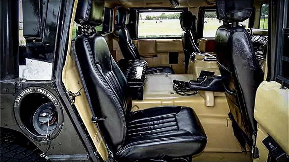 2000 Hummer H1 - rear seat right