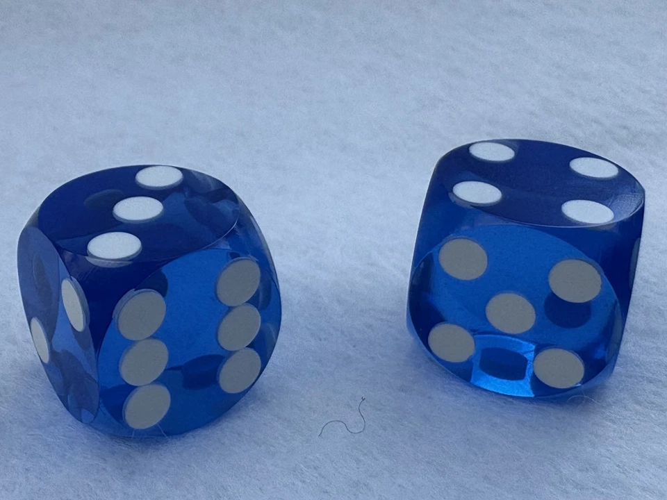 Pair of 16mm Precision Backgammon Dice - Image 2 of 4