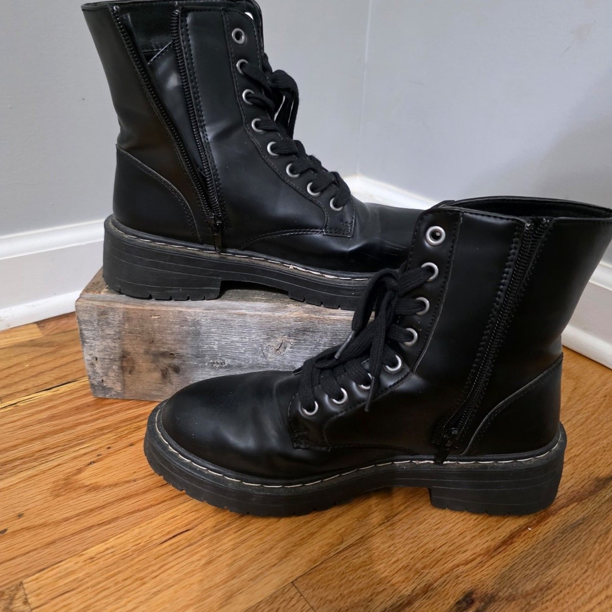 Shiny Black Lace Up Combat Boots Side Zip Platform 7.5M | eBay display picture 1