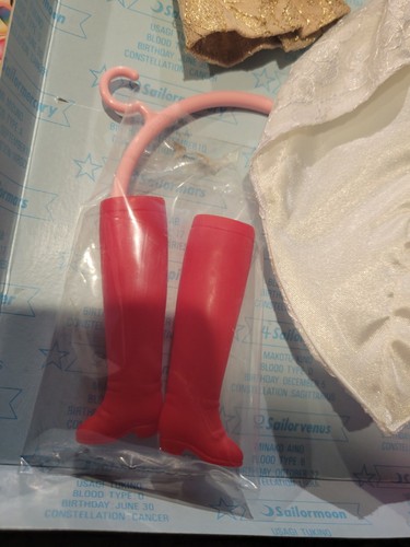 Sailor Moon S Bandai Puppenkleidung weiß Kleid Stiefel Hut Hose Halskette Japan - Bild 4 von 11