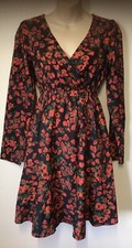 SIZE 10   Bold Poppy Print Tea Dress