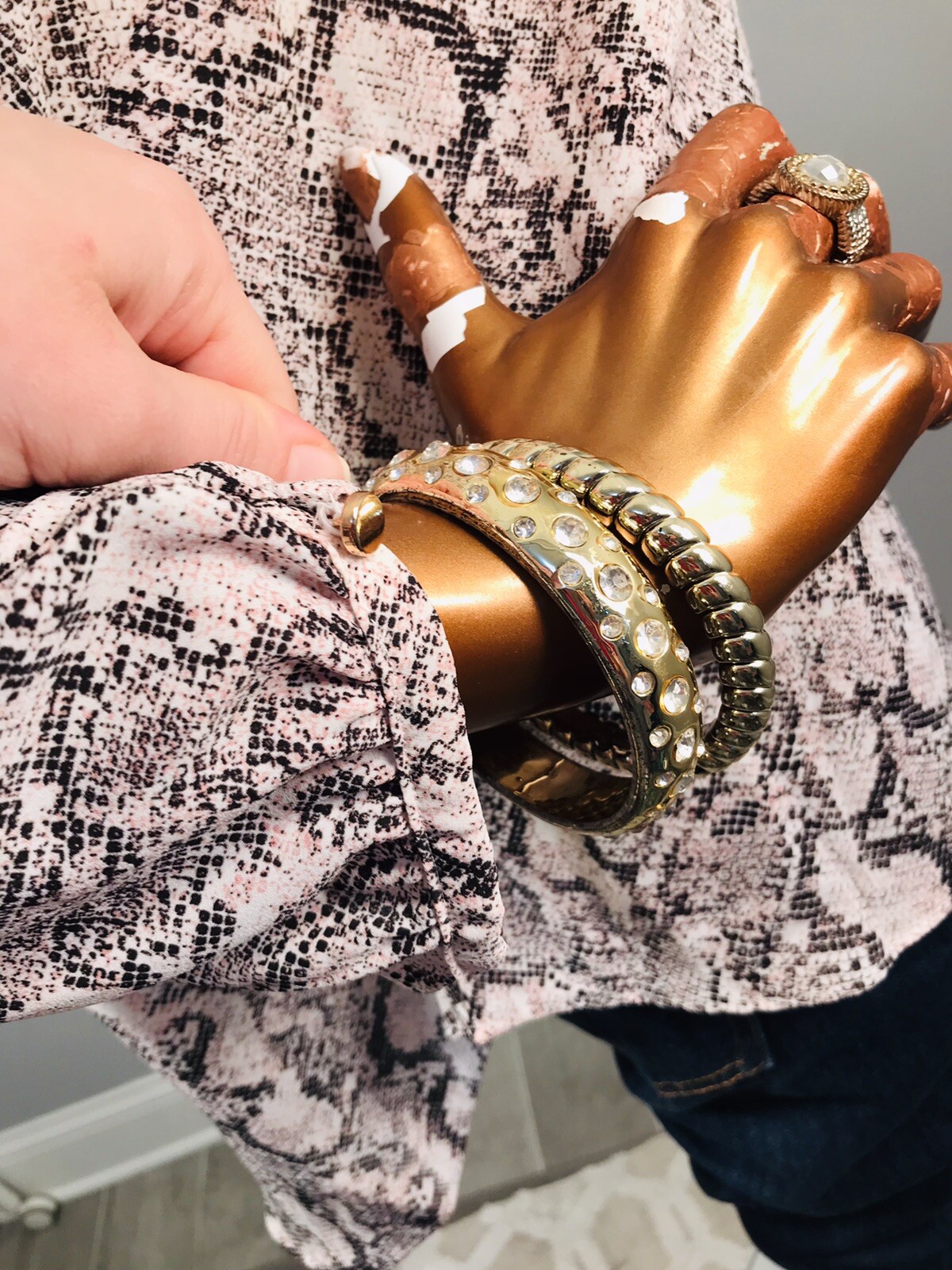 Bold Elements 1X Plus Top NWT $49 Animal Snake Print Low V Cut 1/2 Zip Up Shirt