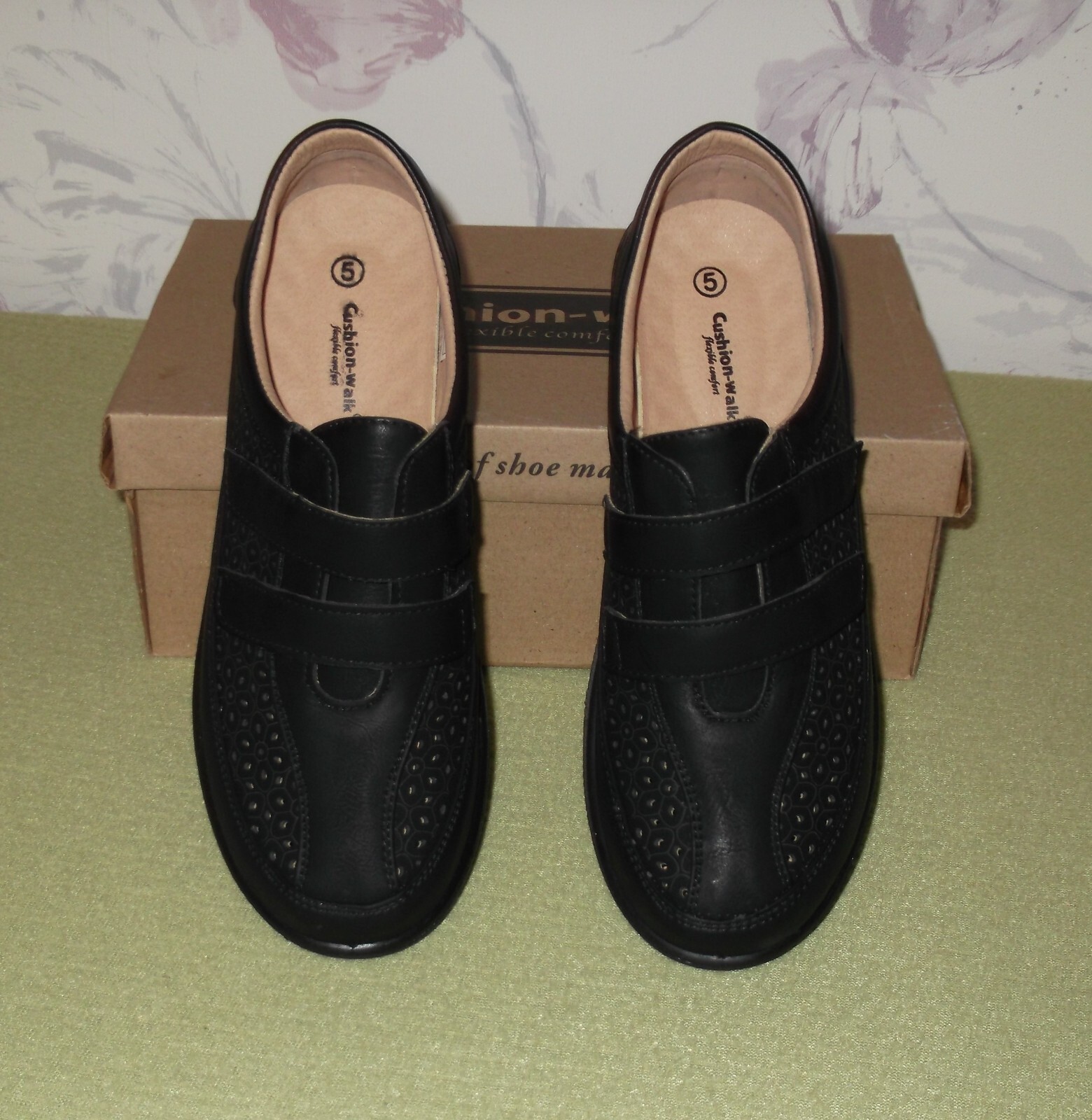 Womens Cushion Walk Comfort Shoes Black Size 5 New With Box. eBay