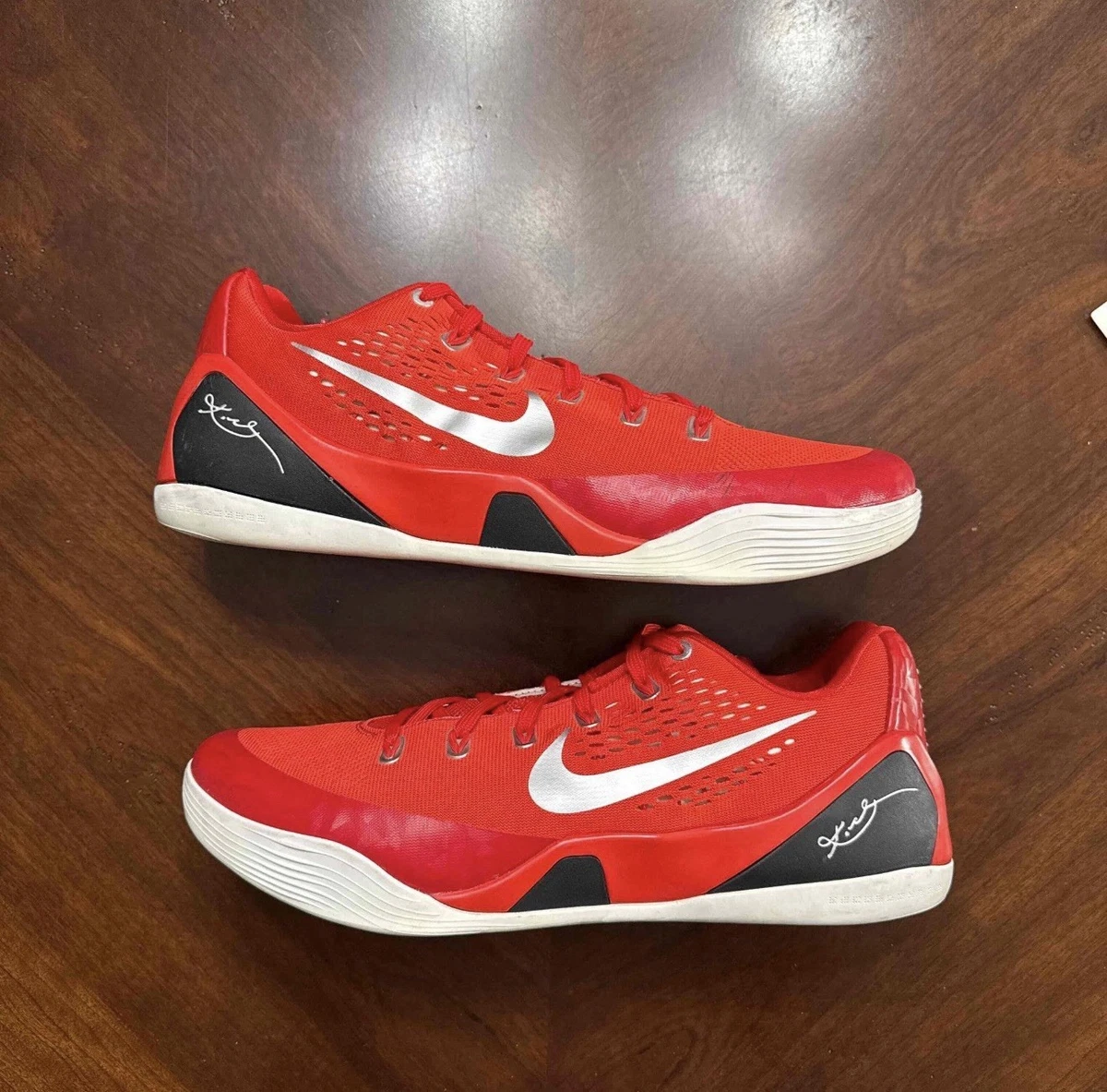 Preços baixos em Nike Kobe 9 EM TB Black Metallic Silver | eBay