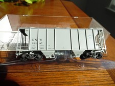 Kadee HO Scale PS-2 2 Bay 2003 cf Covered Hopper, Chicago  North Western, CNW