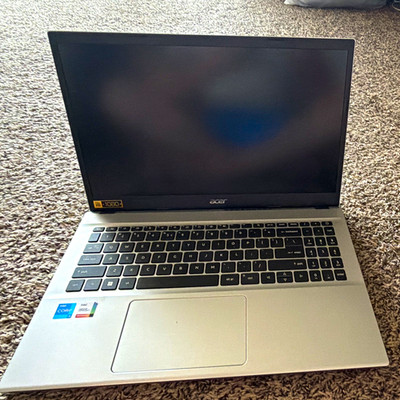Acer Aspire 15.6'' Silver Laptop Intel Core i5 Iris Xe Graphics 1080p.