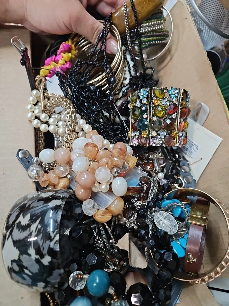 Elegant Black Vintage Jewelry 13 Piece Lot Fashion Jewelry Mixed Lots for sale - eBay main image 3