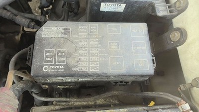 Engine Fuse Box TOYOTA 4RUNNER 97 96 98