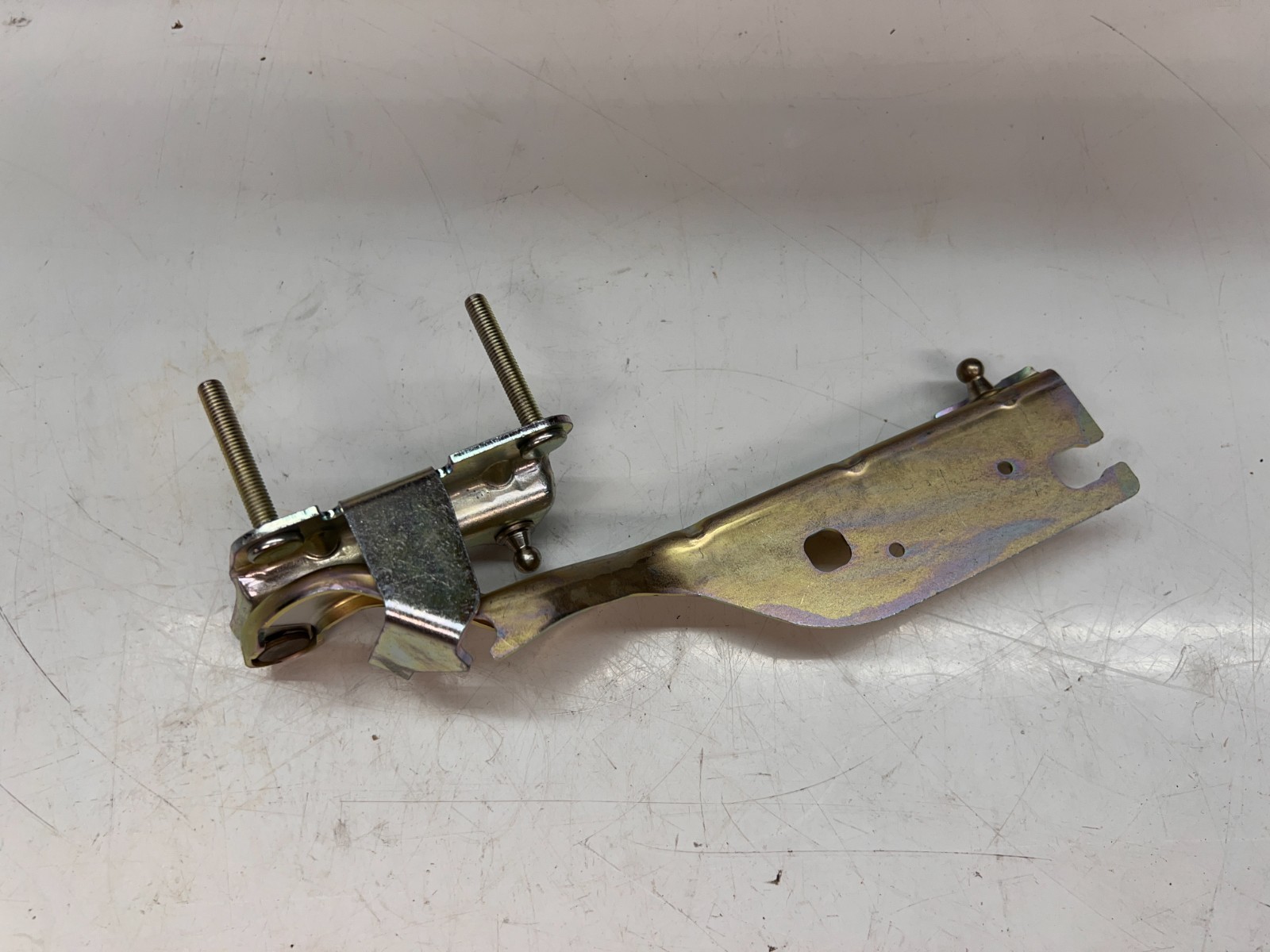 FERRARI 458 488 GTB SPIDER RIGHT FRONT BONNET HOOD HINGE OEM NEW 84633000