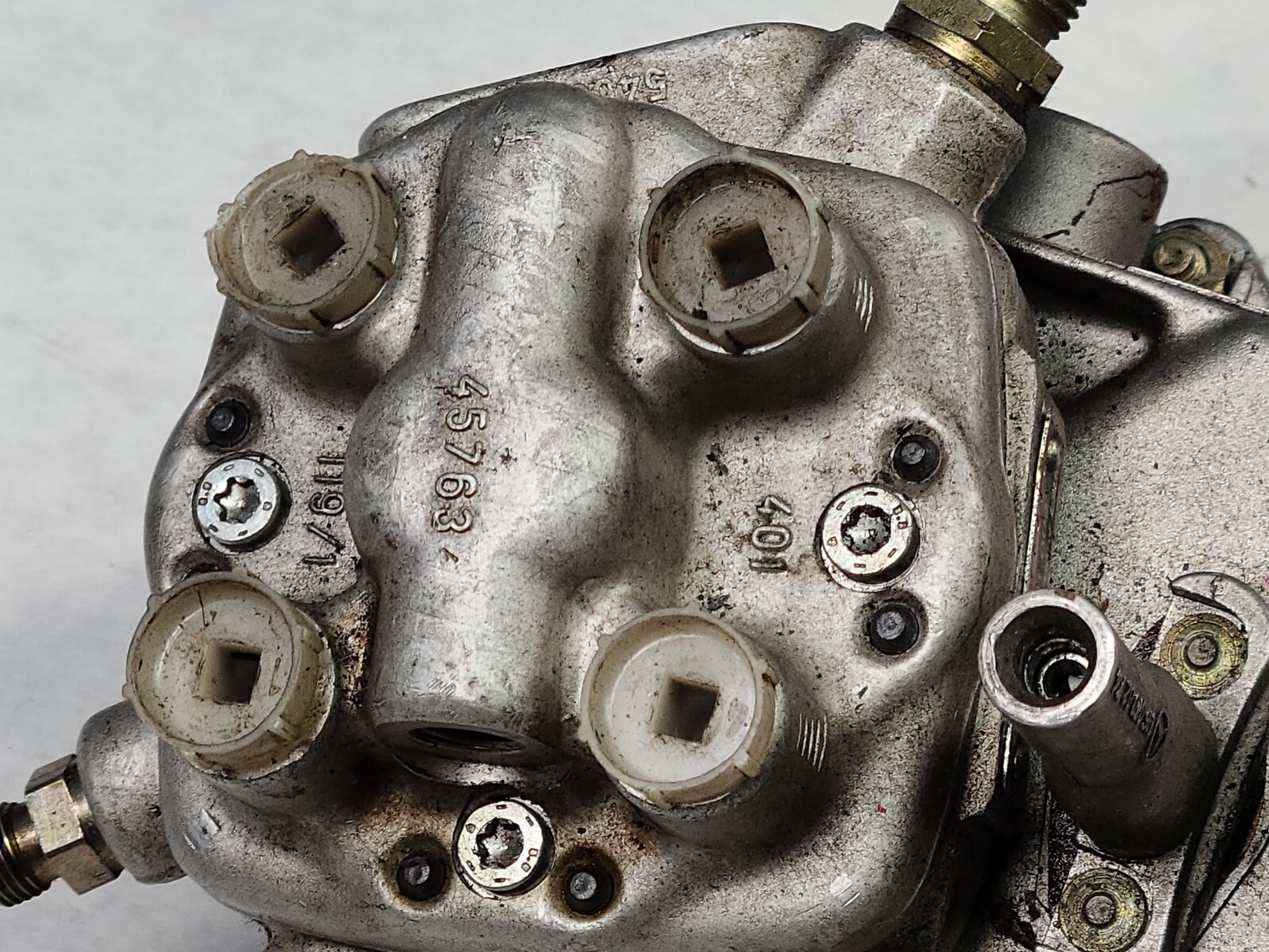 Mercedes W201 Bosch Fuel Distributor Air flow meter 0438121001