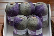 100% wool worsted knitting yarn with Variegated color print - 59