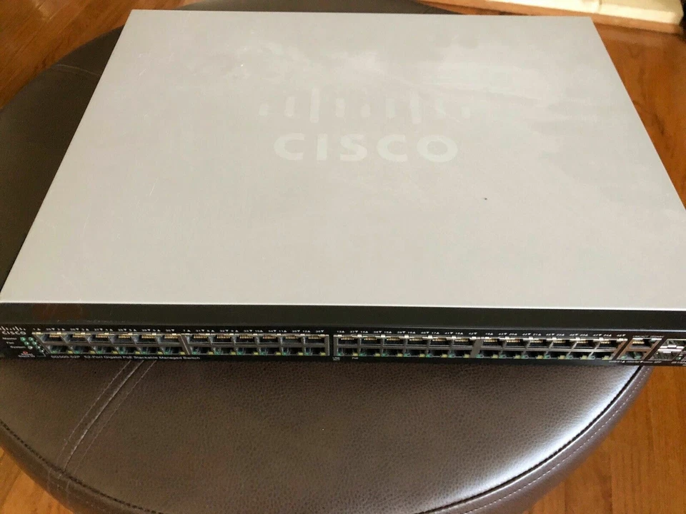 Cisco SG500-52P-K9  48 Port Gigabit Ethernet PoE+ 2xGE/2x5GE SFP SG500 52P  - Image 2 of 4