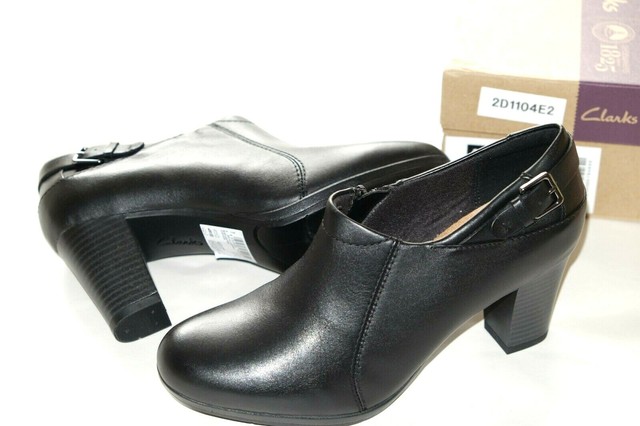 clarks original black suede desert shoes