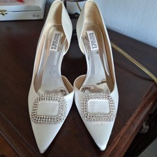 Badgley Mischka ivory satin kitten heel pumps 7.5 M never been worn