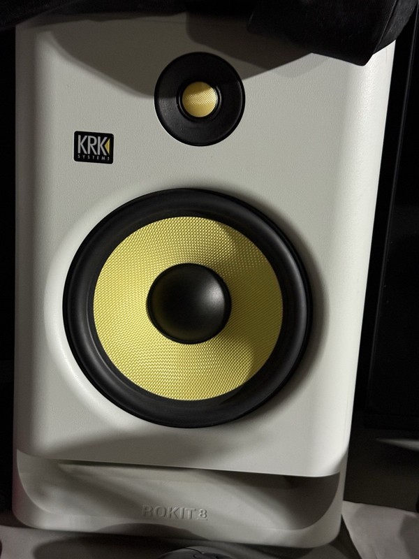 KRK ROKIT 8 White Studio Monitor Bluetooth Wired Speaker Used